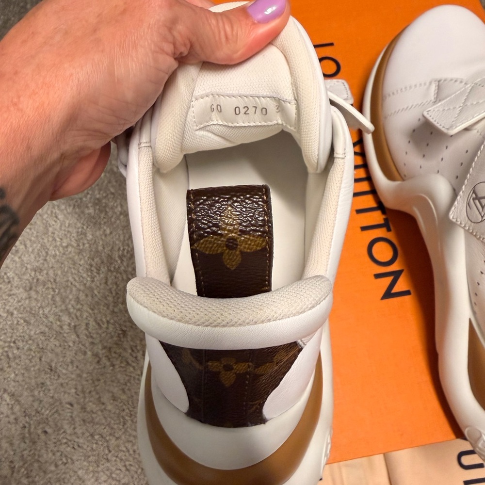 Louis Vuitton Sneakers - Picture 2 of 9